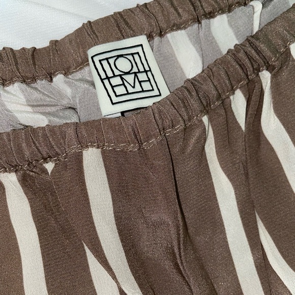 Toteme Monogram Silk Slacks - Picture 5 of 15